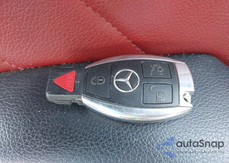 2016 Mercedes-Benz C 300 Sport 4Matic z USA, uszkodzony, nr VIN 55SWF4KB2GU099557